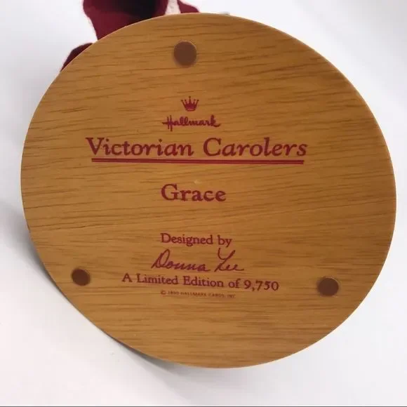 𝅺Hallmark Victorian Carolers Grace Viola Lizzie1990